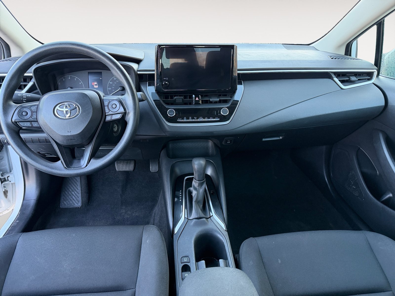 Used 2023 Toyota Corolla LE FWD image 10