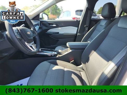 Used 2024 Chevrolet Trax LT w/ Sunroof Package FWD image 15