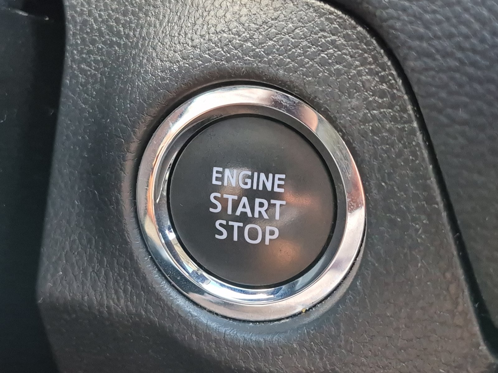 Used 2025 Toyota RAV4 XLE AWD/4WD image 30
