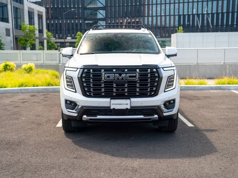 Used 2025 GMC Yukon XL Denali Ultimate AWD/4WD image 6