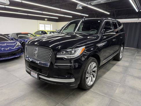 Used 2023 Lincoln Navigator Reserve image 1