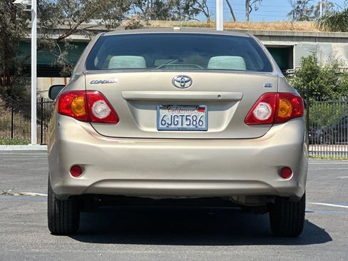 Used 2010 Toyota Corolla LE image 4