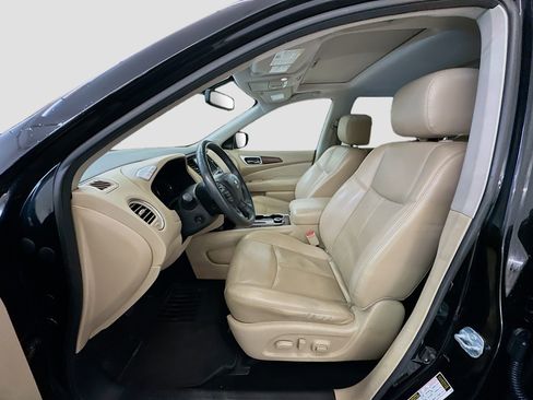 Used 2017 Nissan Pathfinder Platinum w/ Family Entertainment Package image 13