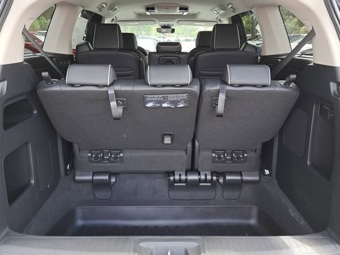New 2026 Honda Odyssey Touring image 9
