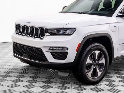 Used 2023 Jeep Grand Cherokee 4WD 4xe image 34