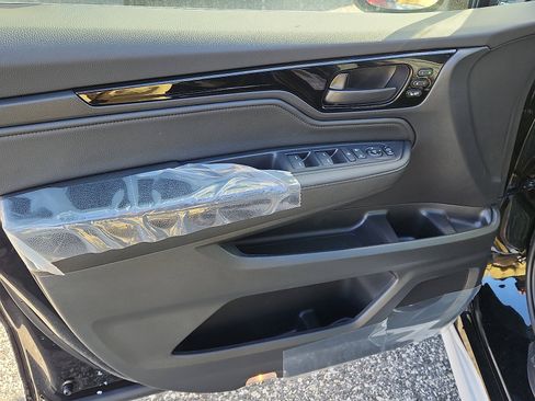 New 2026 Honda Odyssey Touring image 8