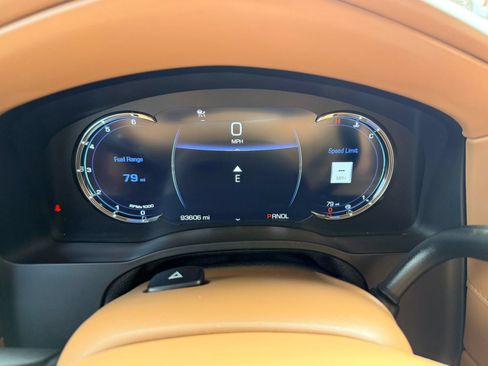 Used 2017 Cadillac Escalade Platinum AWD/4WD image 14
