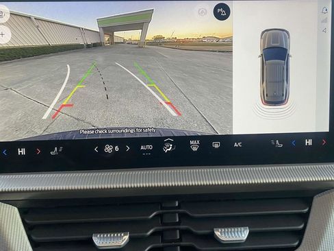 New 2025 Ford Explorer Active image 22