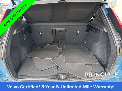 Certified 2025 Volvo XC40 B5 Core image 39