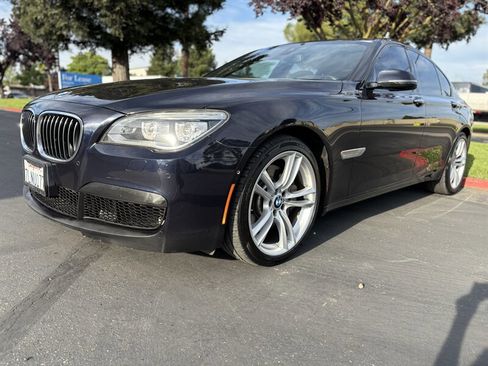 Used 2015 BMW 750i image 7