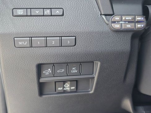 Used 2025 Lexus GX 550 w/ Accessory Package (Z1) image 26