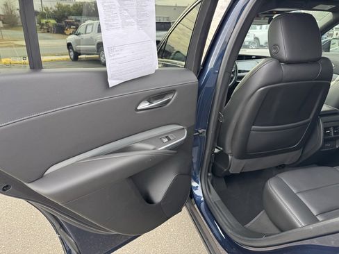 Used 2021 Cadillac XT4 Premium Luxury image 31