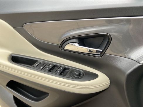 Used 2018 Buick Encore Preferred image 43