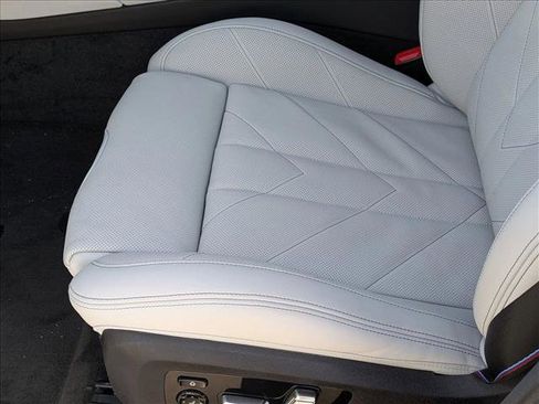 New 2026 BMW XM Label Red image 4