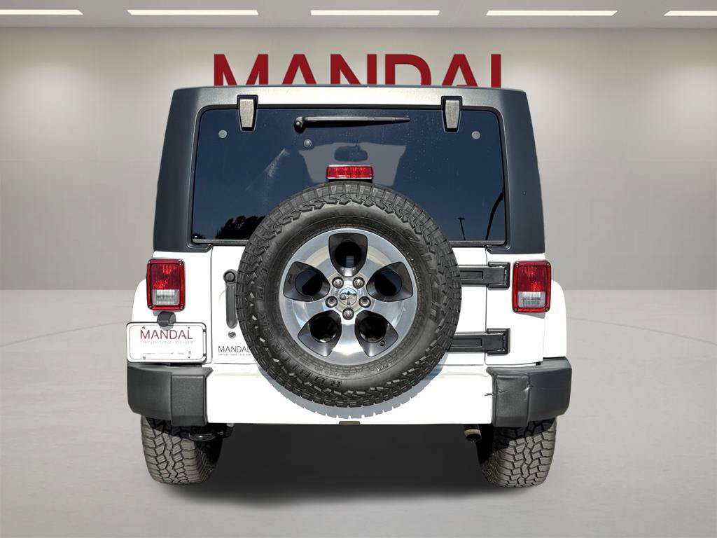 Used 2016 Jeep Wrangler Unlimited Sahara w/ Connectivity Group AWD/4WD image 7