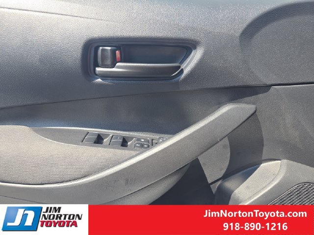Used 2025 Toyota Corolla LE FWD image 23