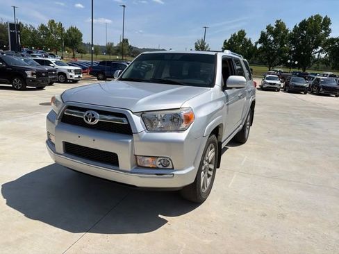 Used 2011 Toyota 4Runner Limited AWD/4WD image 2