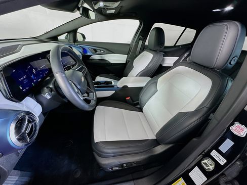 Used 2025 Chevrolet Equinox EV LT image 13