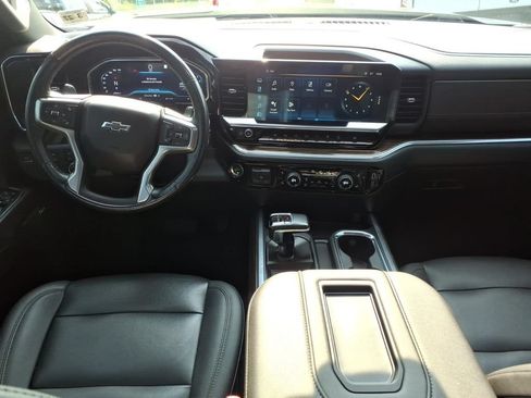 Used 2022 Chevrolet Silverado 1500 RST AWD/4WD image 6