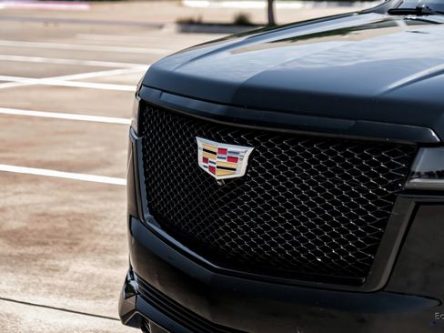 Used 2023 Cadillac Escalade Sport Platinum AWD/4WD image 30