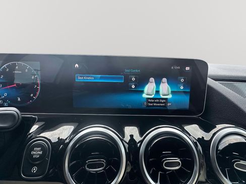 Used 2021 Mercedes-Benz GLA 250 4MATIC image 11