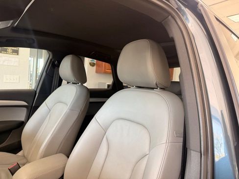 Used 2018 Audi Q3 2.0T Premium w/ Convenience Package image 4