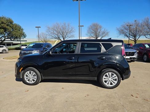 Used 2024 Kia Soul LX image 8