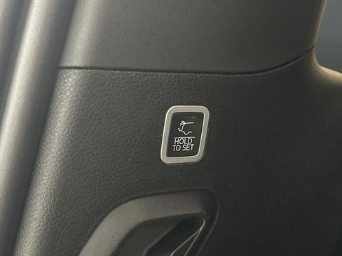 Used 2024 Jeep Grand Wagoneer Series III image 17