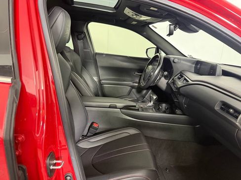 Used 2019 Lexus UX 200 F Sport FWD image 28