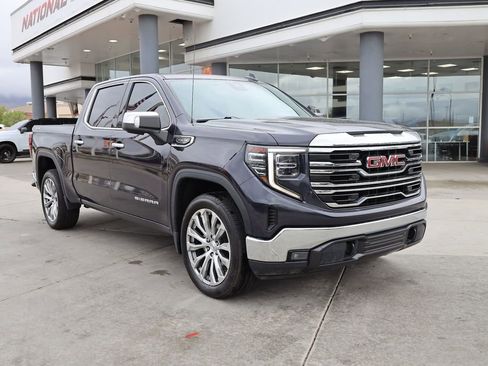 Used 2022 GMC Sierra 1500 SLT w/ SLT Convenience Package AWD/4WD image 8