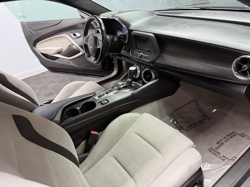 Used 2023 Chevrolet Camaro LT RWD image 43