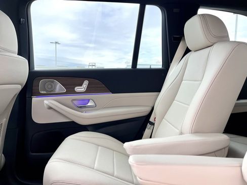Certified 2025 Mercedes-Benz GLS 450 4MATIC image 57