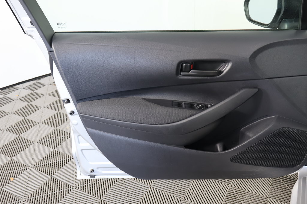 Used 2025 Toyota Corolla LE FWD image 12