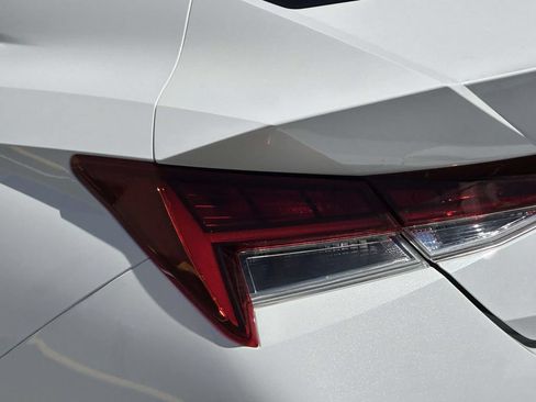 Used 2024 Hyundai Elantra Limited FWD image 8