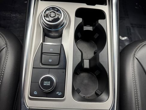 Used 2022 Ford Explorer XLT w/ Equipment Group 202A image 20