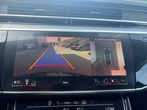 Used 2023 Audi A8 L 3.0T image 16