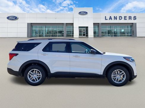 New 2026 Ford Explorer Active w/ Active Comfort Package image 2