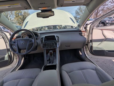 Used 2011 Buick LaCrosse CXL image 10