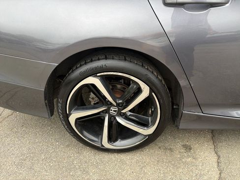 Used 2019 Honda Accord Sport image 5
