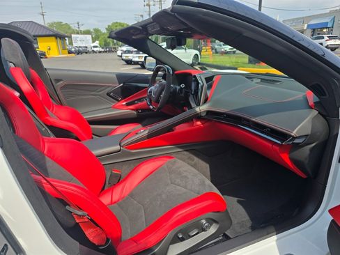 Used 2026 Chevrolet Corvette Z06 w/ Stealth Interior Trim Package RWD image 23