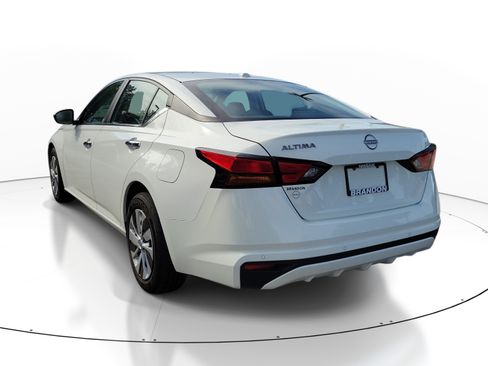 Certified 2025 Nissan Altima 2.5 S FWD image 5