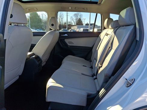 Used 2020 Volkswagen Tiguan SEL image 10