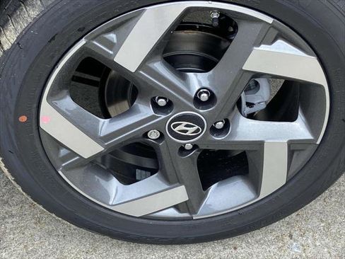 New 2025 Hyundai Venue Limited image 5