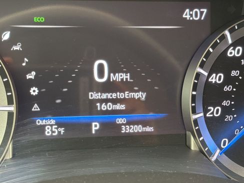 Used 2024 Toyota Highlander XLE FWD image 17