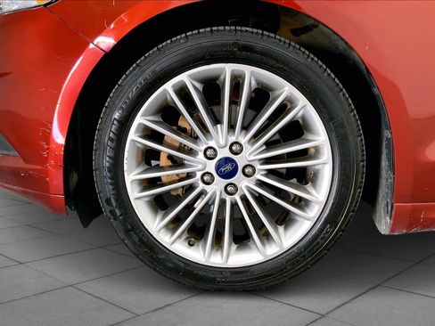 Used 2014 Ford Fusion SE w/ Equipment Group 202A image 9