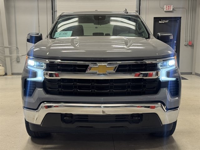 Used 2024 Chevrolet Silverado 1500 LT AWD/4WD image 2