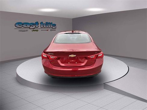 Used 2018 Chevrolet Malibu LT image 4