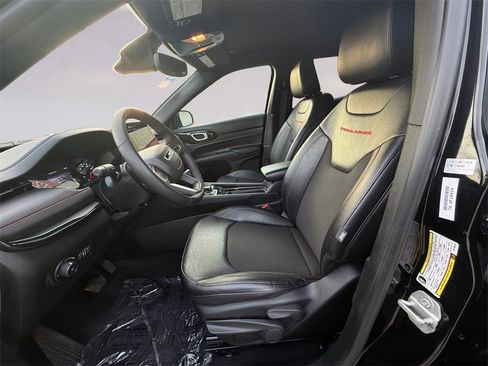 Used 2024 Jeep Compass Trailhawk image 10