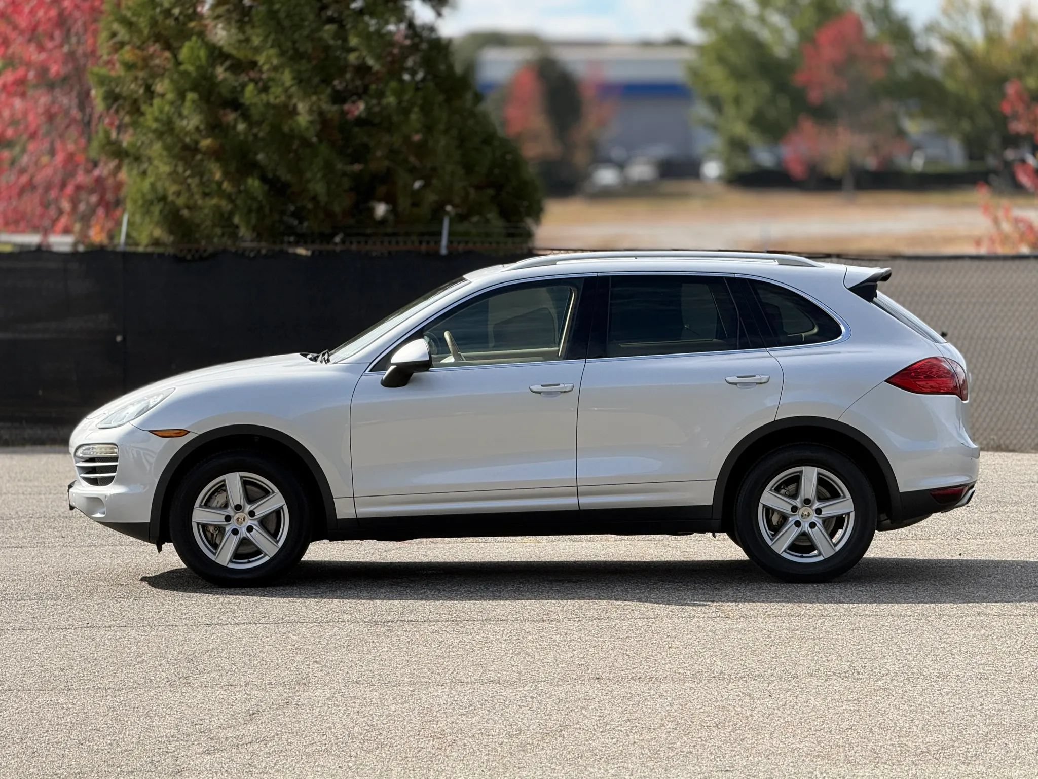 Used 2013 Porsche Cayenne S AWD/4WD image 8
