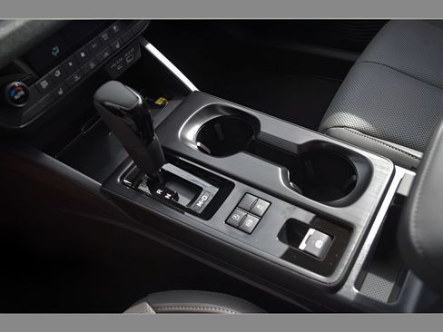 New 2026 Subaru Outback Limited AWD/4WD image 36
